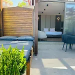 Monalisa Hotel *