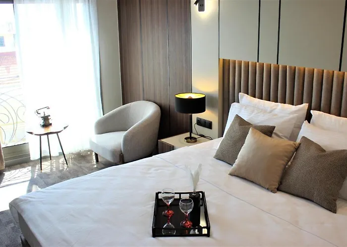 Monalisa Ξενοδοχείο Κουσάντασι