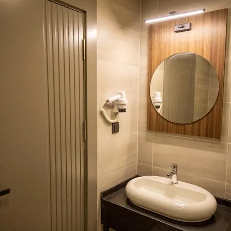 Monalisa Hotel