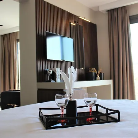 Monalisa Hotel *