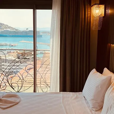Monalisa Kusadasi
